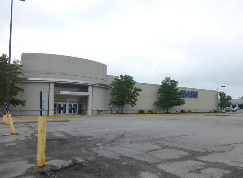 Parking lot Mass planned at former Sears store